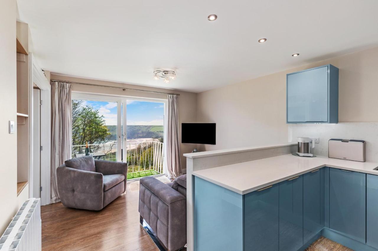 Salty Kisses - Sea Front Aparment Apartment Hodgeston Exterior photo